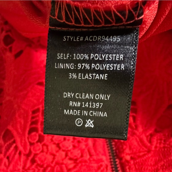 ASTR THE LABEL RED FLORAL CROCHET BODYCON MINI DRESS RED SIZE SMALL - Picture 4 of 5